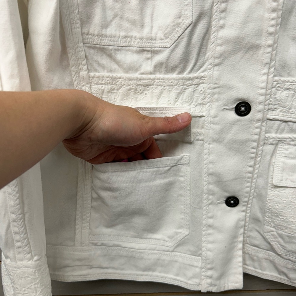 White Utility Button-Front Jacket with Patch Pock… - image 5